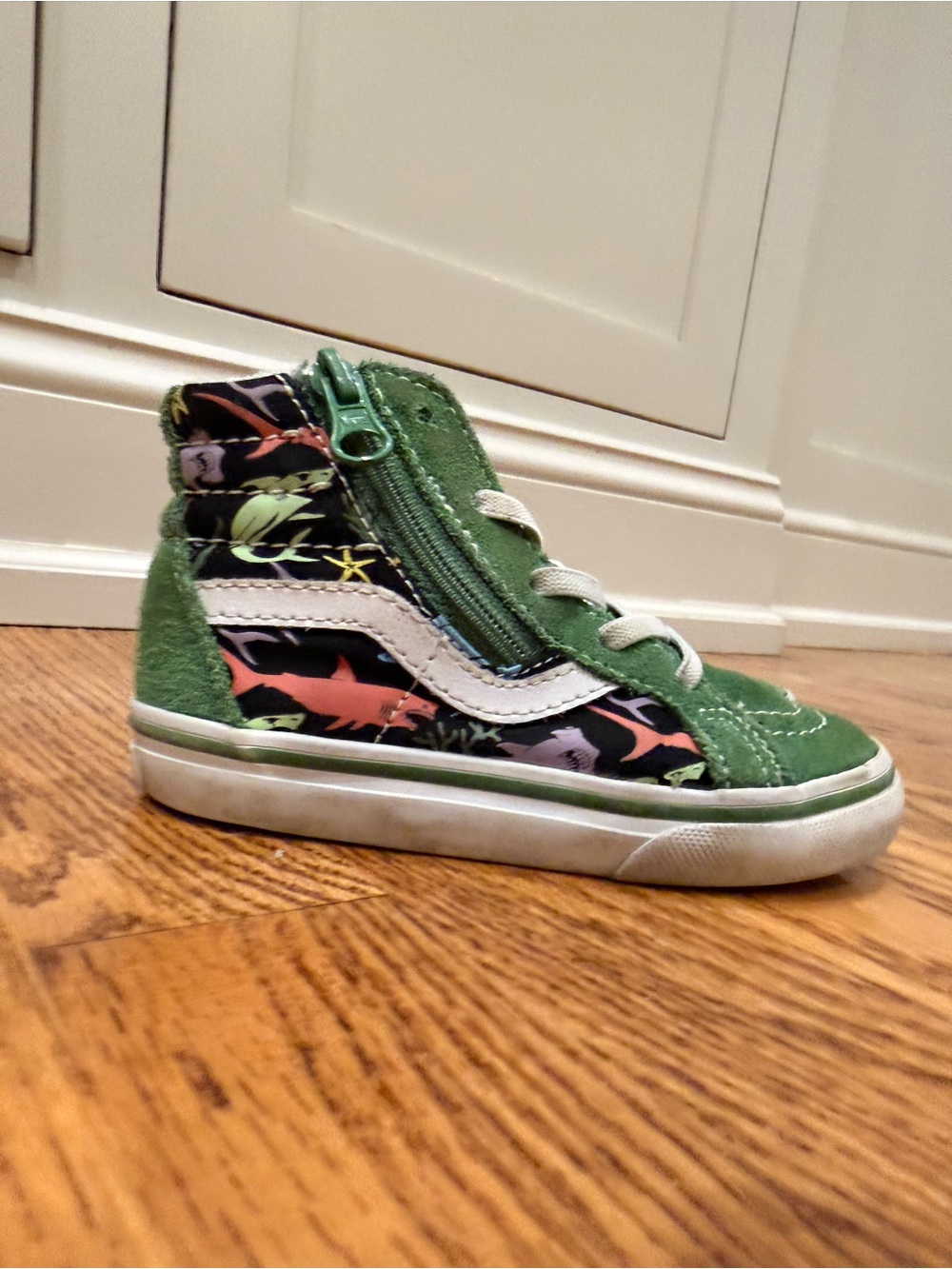 Vans Green High-Top Skate Shoe with Colorful Shark Print